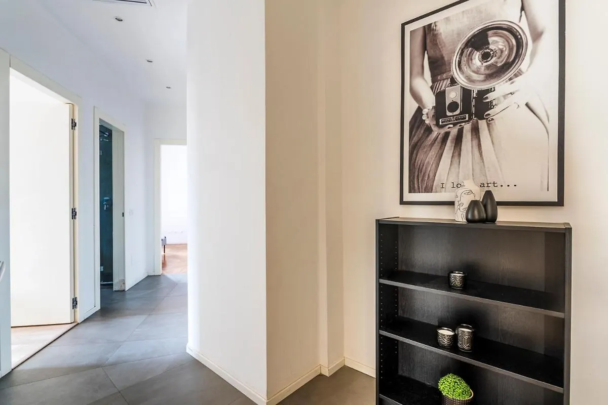 Exclusive 3 Bedrooms Apartment Near Duomo ミラノ