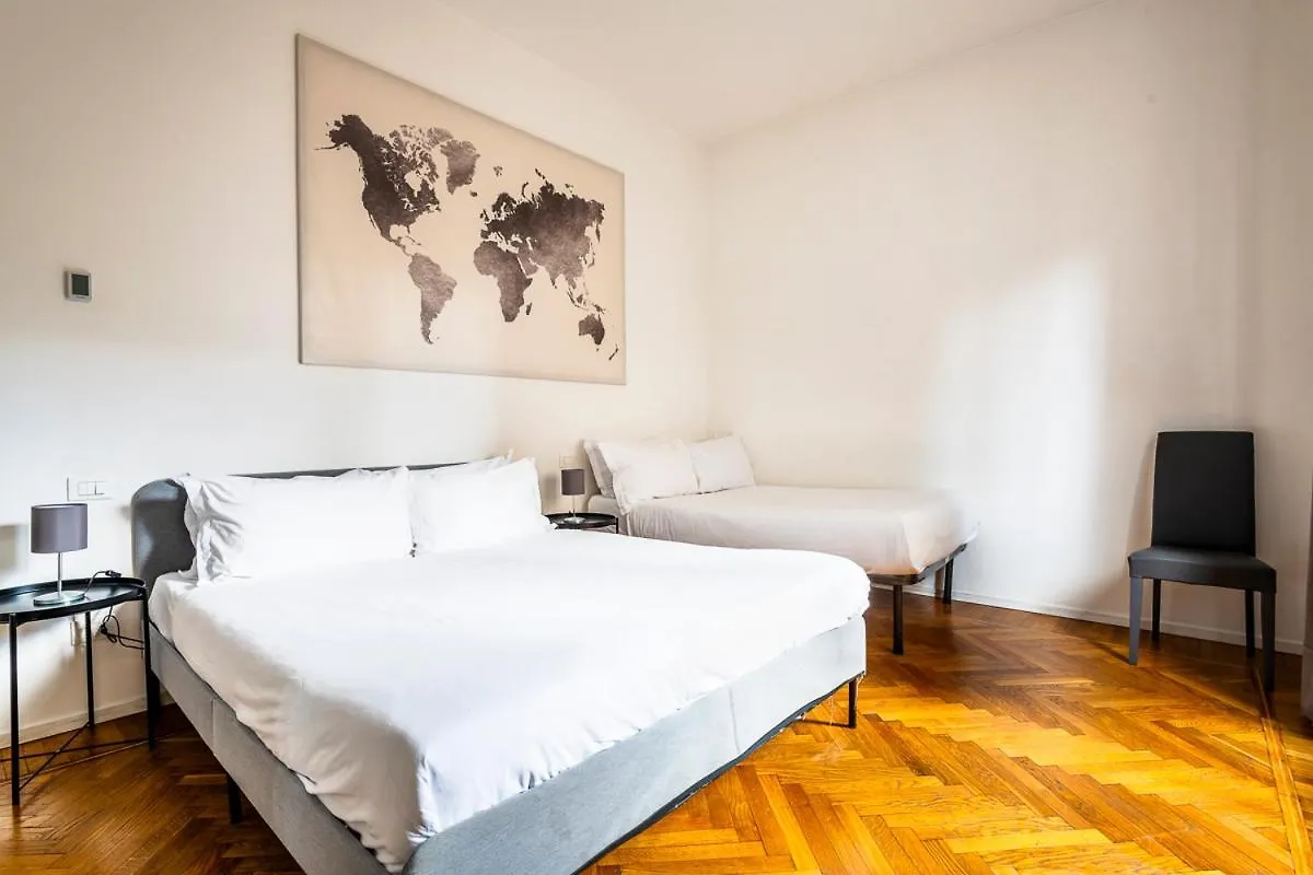 Exclusive 3 Bedrooms Apartment Near Duomo ミラノ