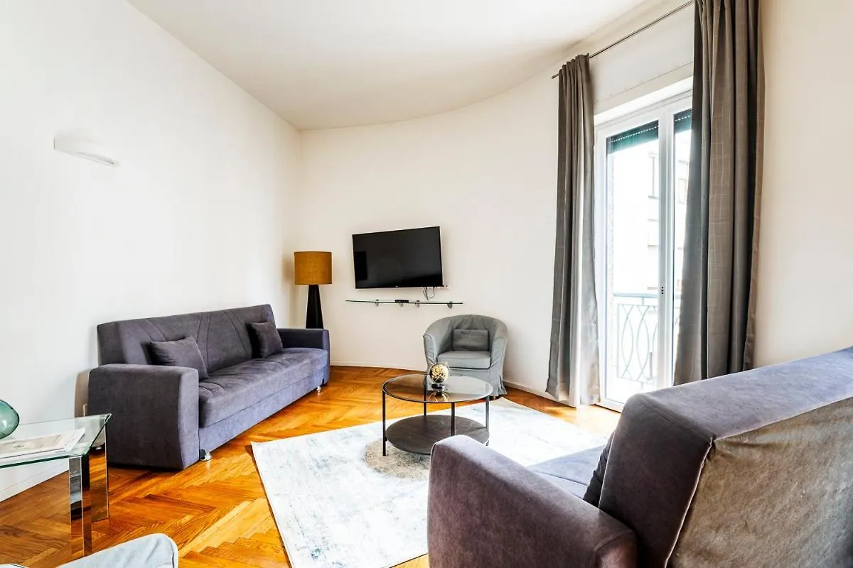 Exclusive 3 Bedrooms Apartment Near Duomo Milan 0*,