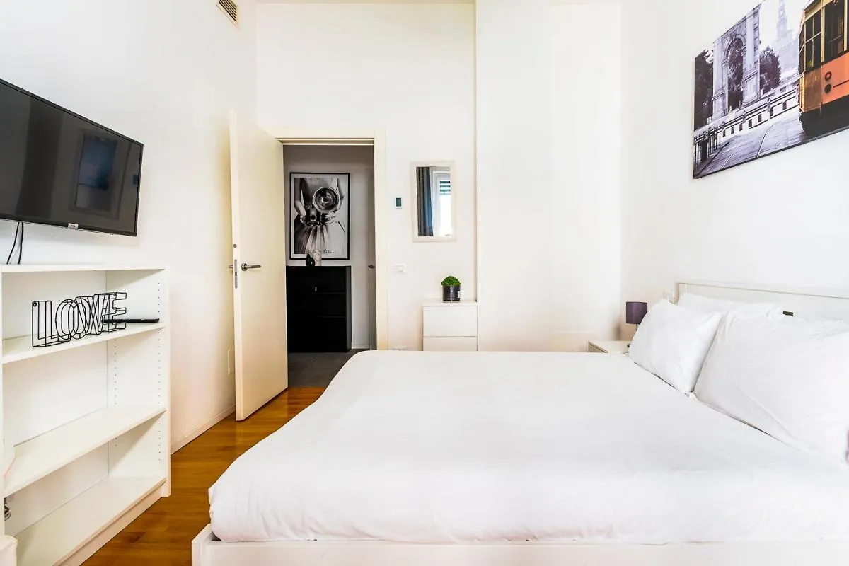 Exclusive 3 Bedrooms Apartment Near Duomo Milan Italie